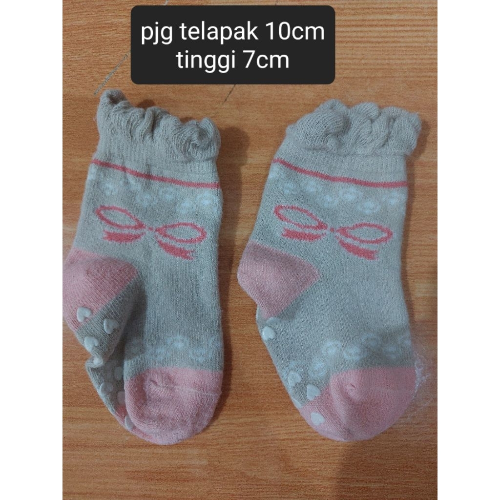 kaos kaki bayi anak perempuan cewek preloved secondhand seken bekas
