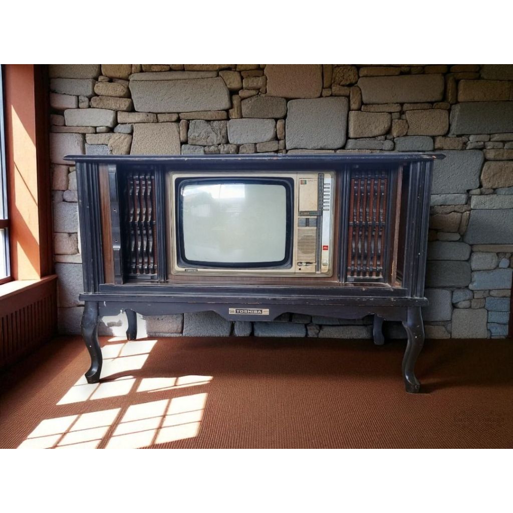 Vintage Lemari Kayu TV Tabung Toshiba Rustic Jadul Lawas