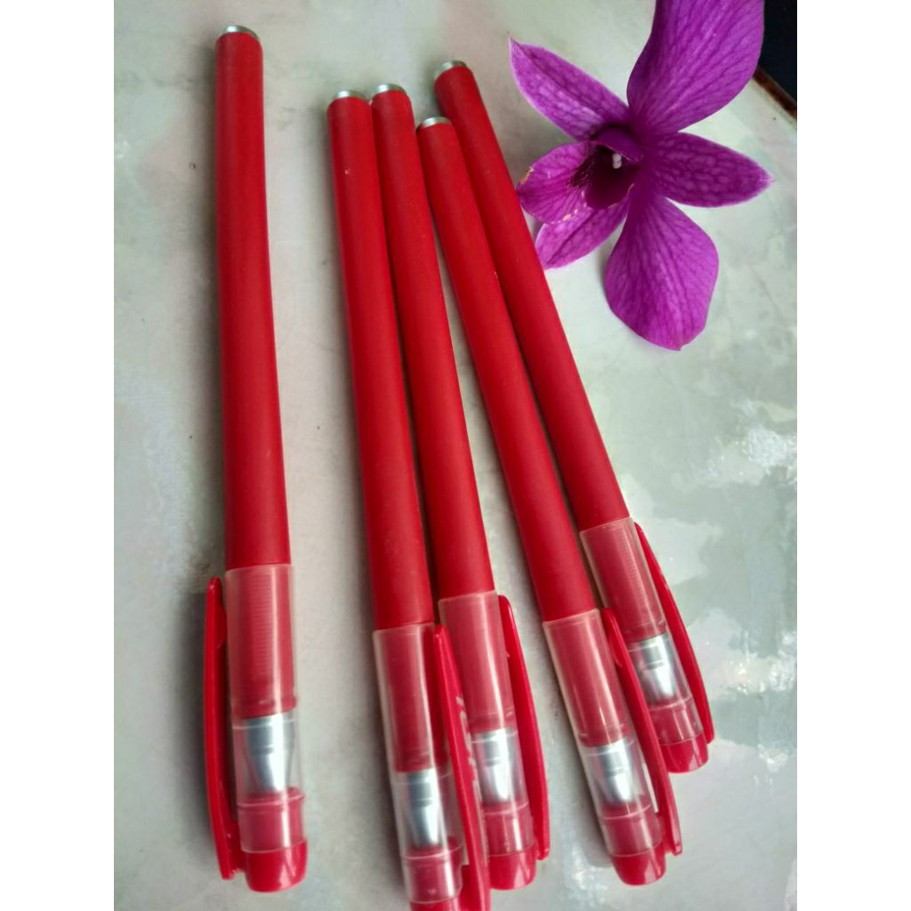 

bulpon gel 0.5 mm warna merah/pena gel