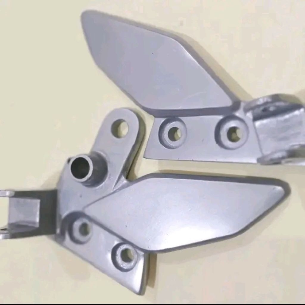 FOOTSTEP DUDUKAN STEP PIJAKAN KAKI BELAKANG YAMAHA VIXION OLD LAMA