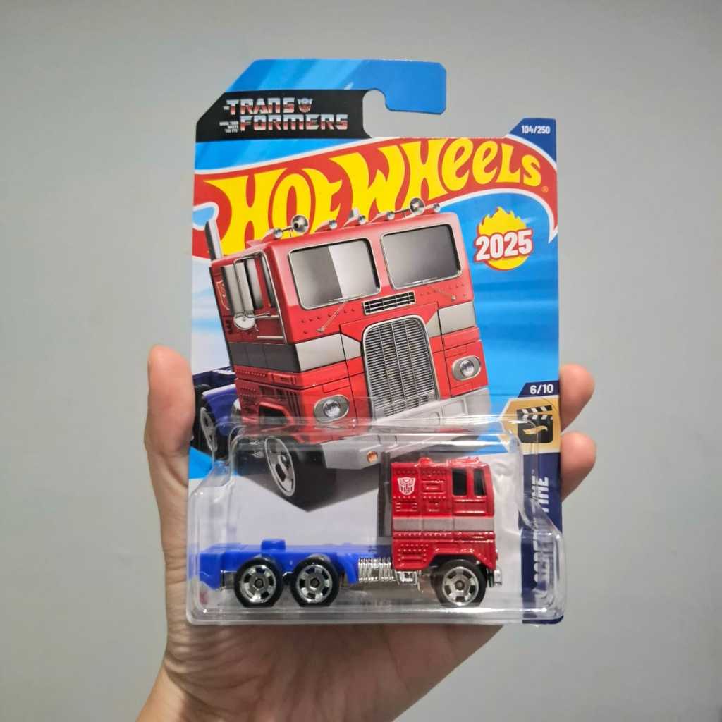 HOTWHEELS OPTIMUS PRIME TRUCK TRANSFORMERS 2025