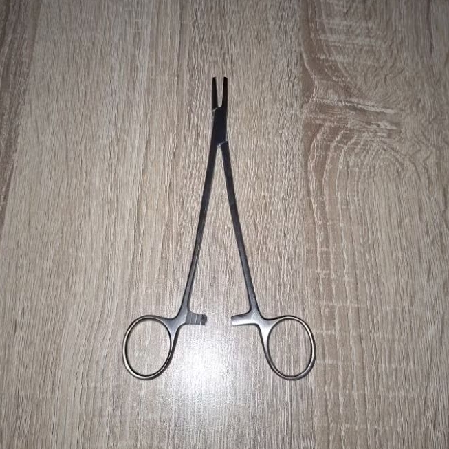 NEEDLE HOLDER MAYO HEGAR 18CM