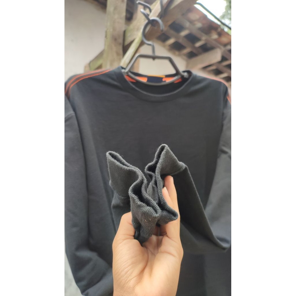 CN ELLESSE CENTER LOGO BLACK ON BLACK