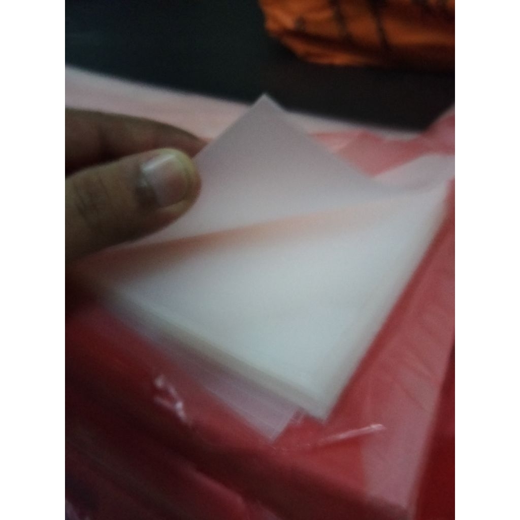 

Mika pasir transparan 0,50mm x 70 x 100 ( mika lembaran )