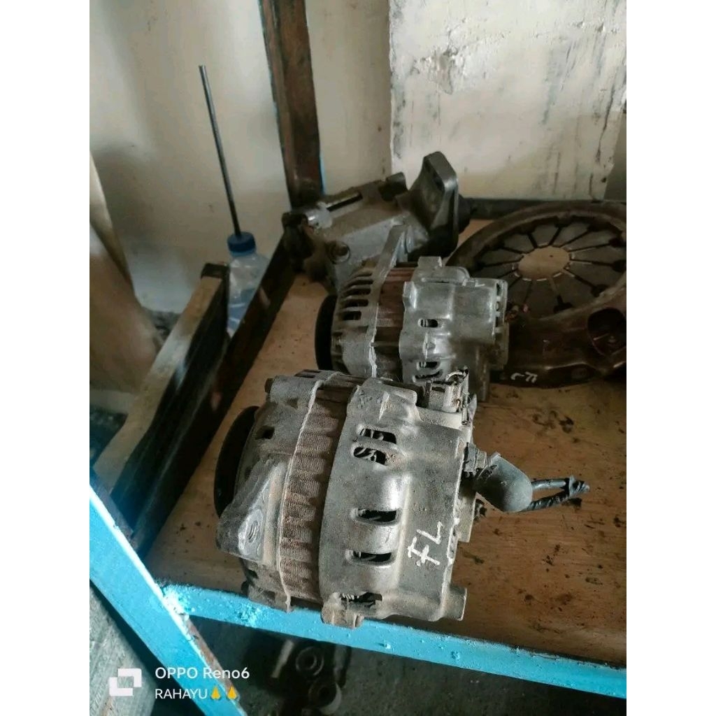 Dinamo Ampere copotan Ford laser