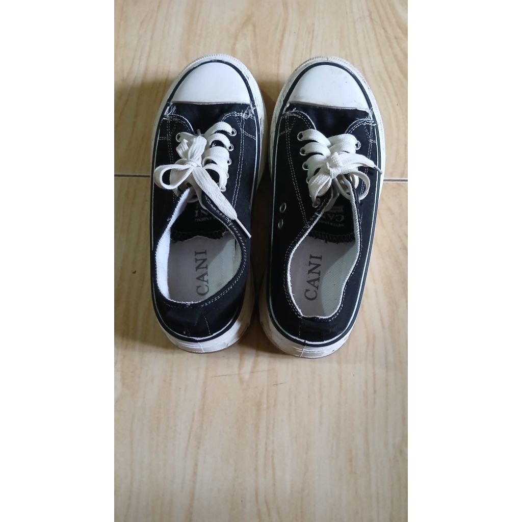 Sepatu Cani