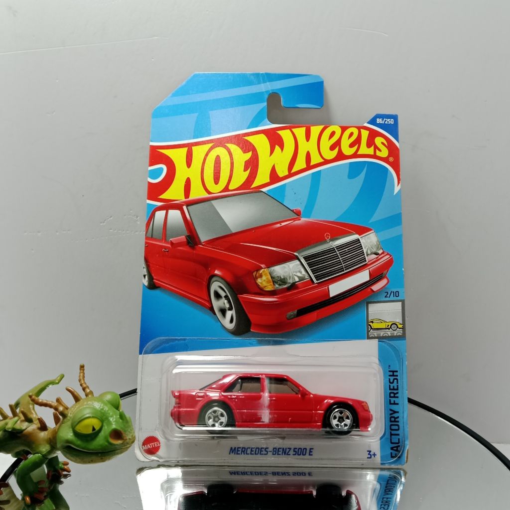 Hot Wheels Mercedes-Benz 500 E