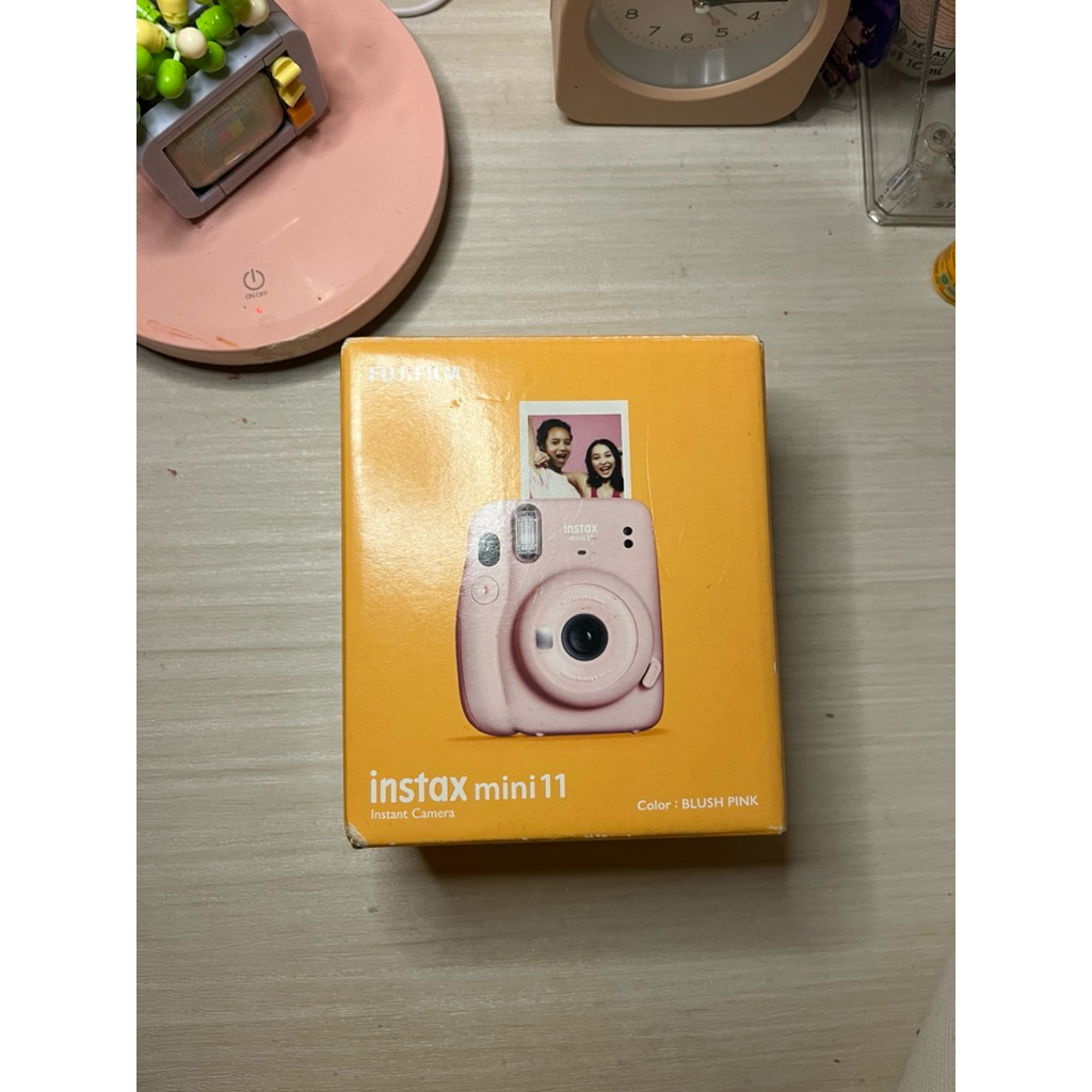 FUJIFILM Instax Mini 11 (Blush Pink) Second Like New