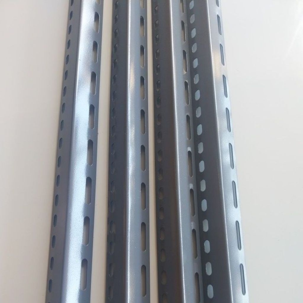 Besi siku bolong  100 cm