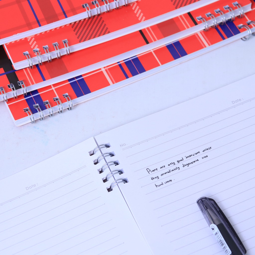 

[Pelangi Stationery] BANTEX Spiral Notebook Ukuran B5 Isi 4 Buku