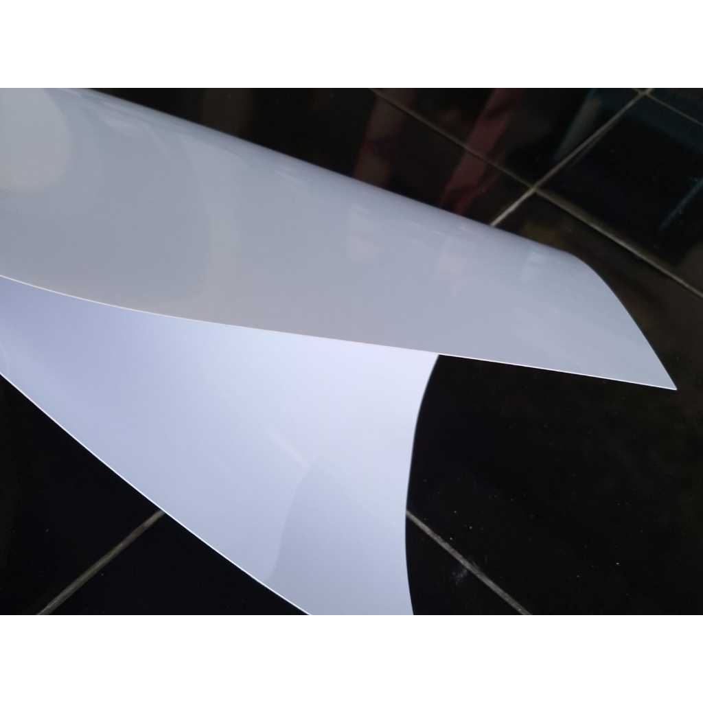 

Bahan Id Card Tengah/Keras Aja 48 cm x 32,5 cm Stok Terbatas