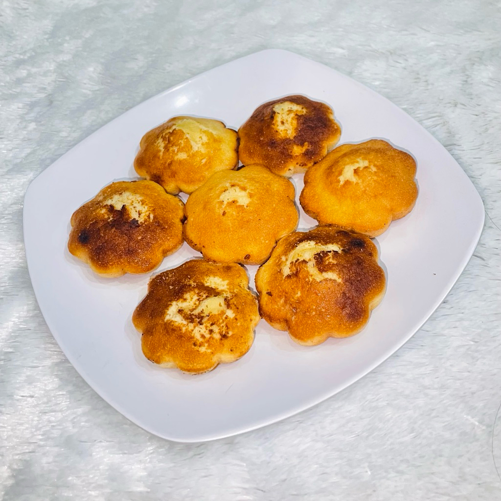 

Kue Kelambin / Wadai Kelemben Khas Tambak Anyar Martapura 1 Box Plastik 1500ml Isi 12 + Packing kardus