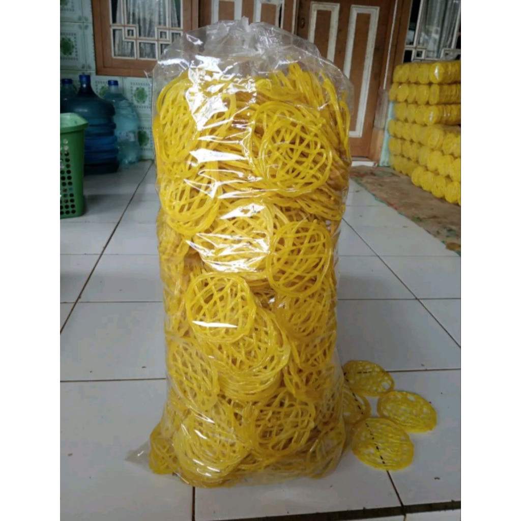 

kerupuk mie kuning