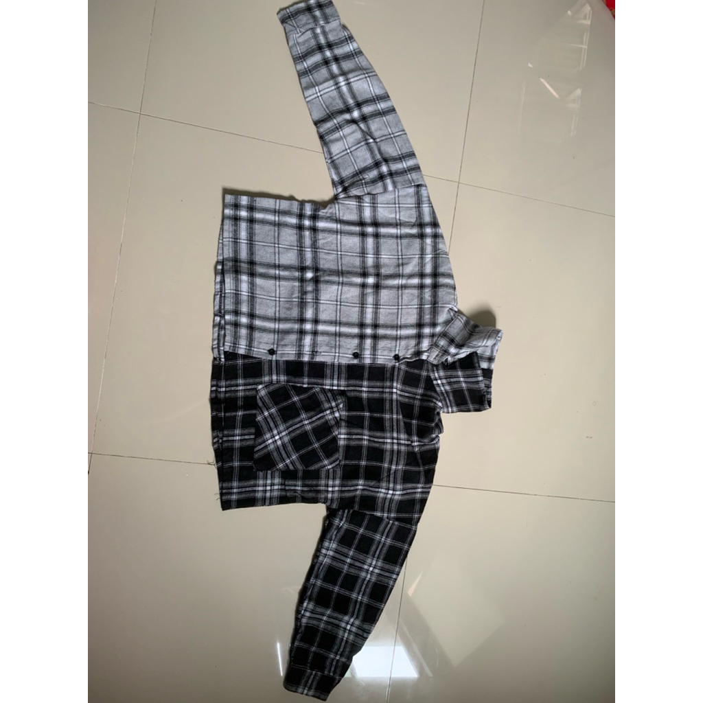 (PRELOVED/PERNAH PAKAI)Crop top flanel wanita//kemeja flanel cewek//kemeja kotak flanel kombinasi he