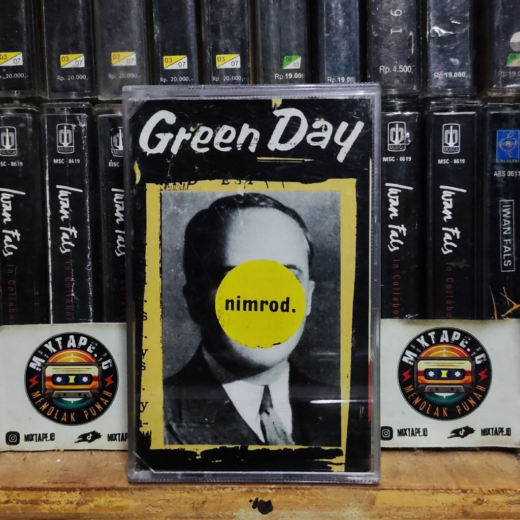 Kaset Pita - Green Day - Nimrod - Radio Tape - Kaset - Radio - Pemutar Kaset - Retro - Classic - Cas