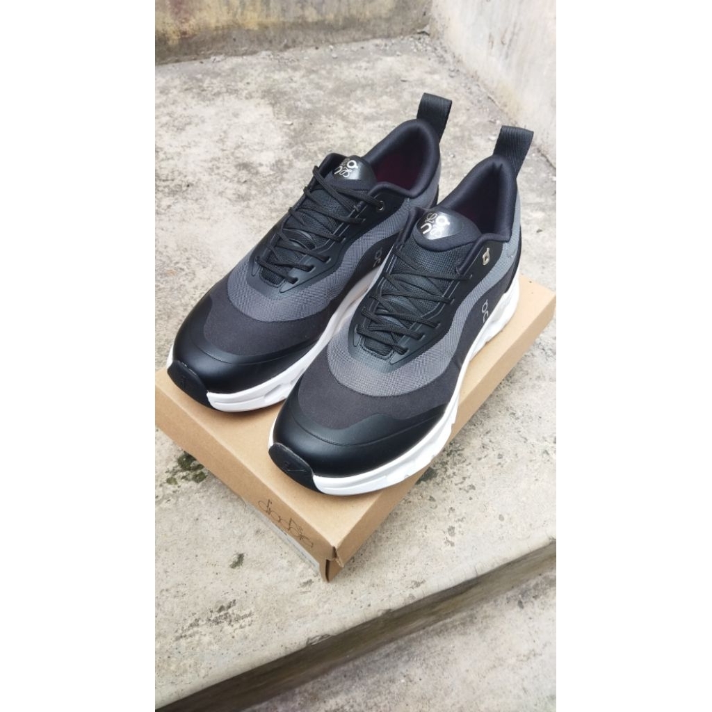 On Cloud Running X Loewe