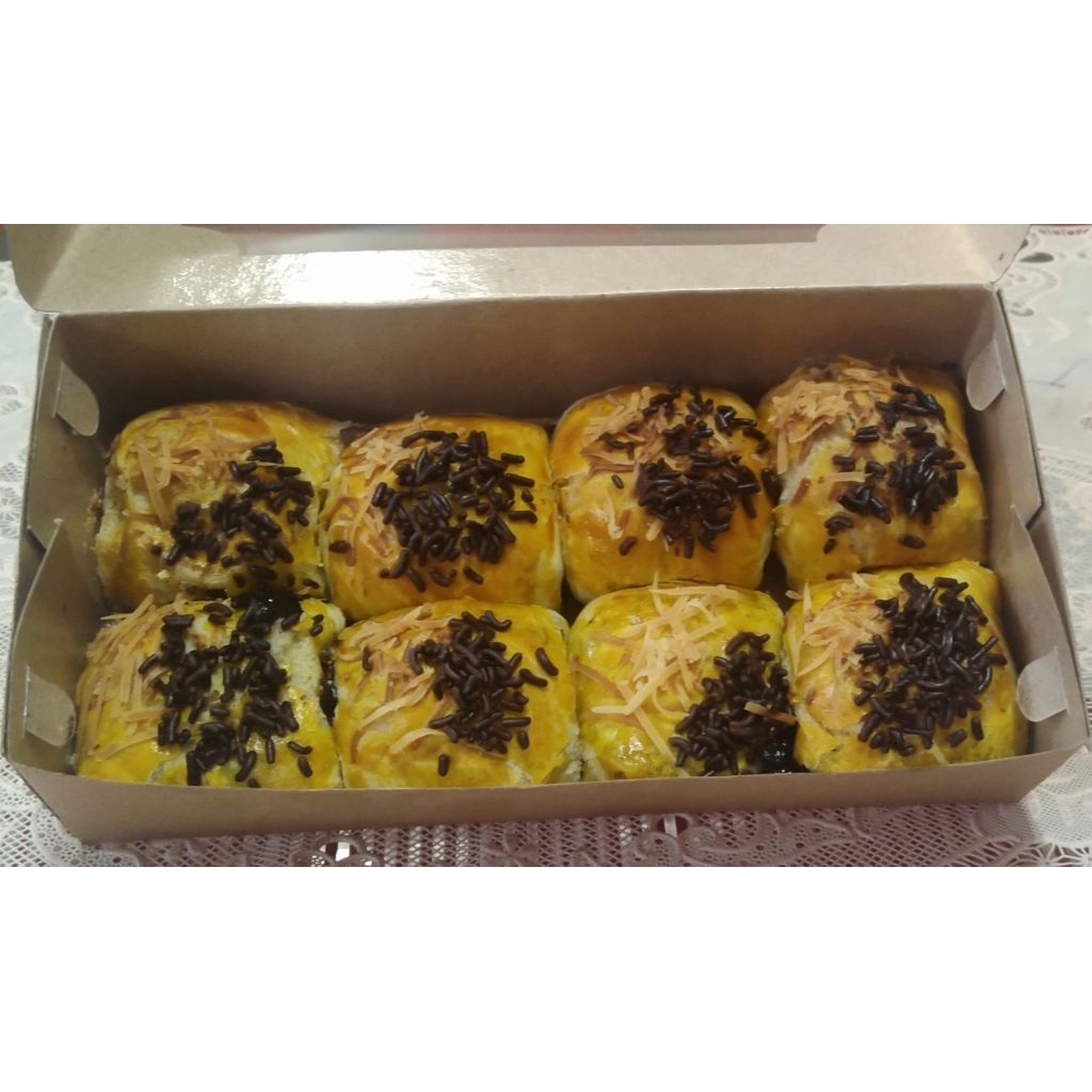 

Bolen pisang coklat keju isi 8pcs