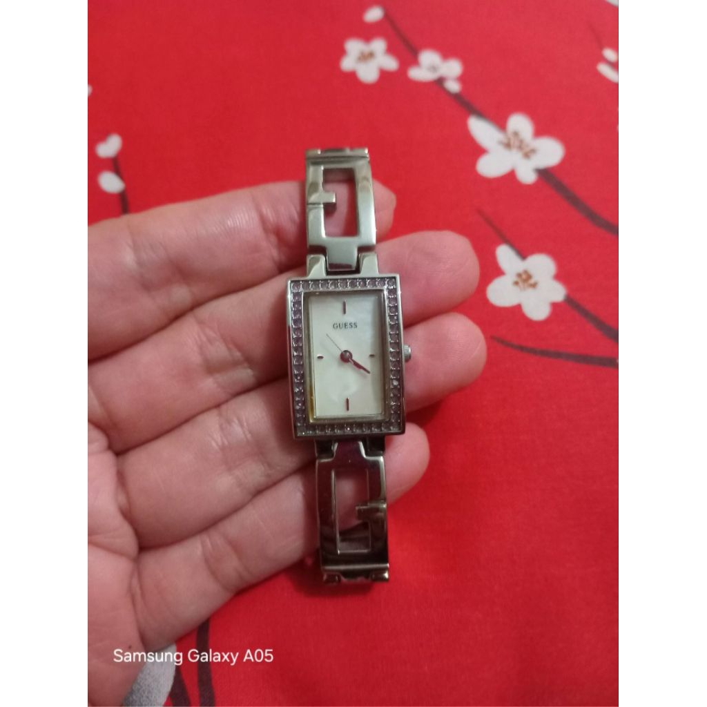 Preloved Jam Tangan Guess Ori