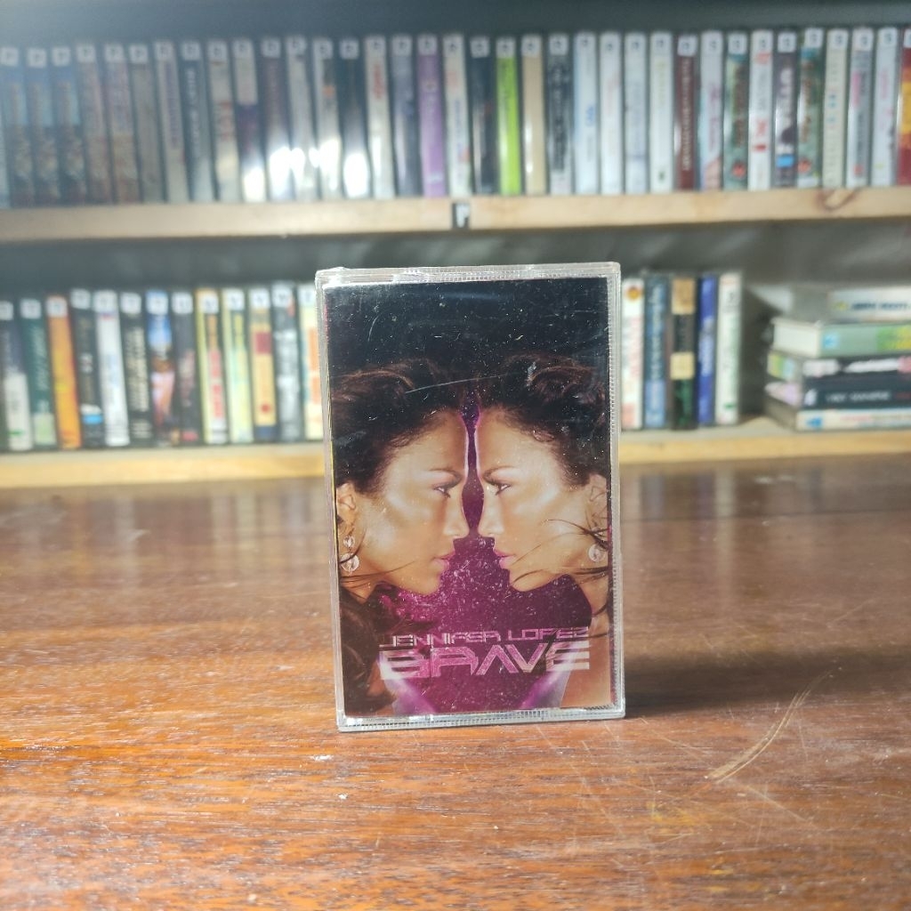 Kaset Pita Jennifer Lopez Brave