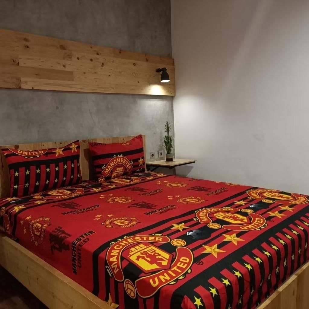 Promo sprei motif bola Machester unitenld/MU ready uk 90x200 sampai 200x200 tinggi 20cm