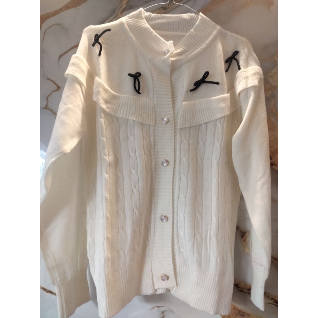 

Inara BW pita kepang