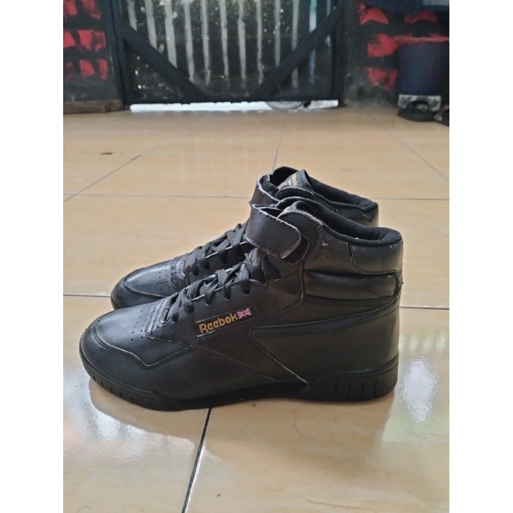 Reebok classic full black