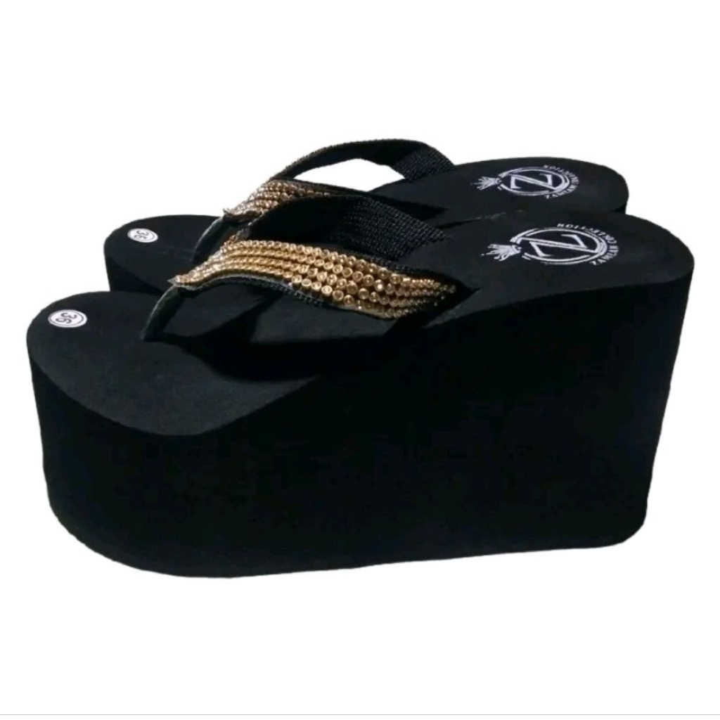 sandal wedges 10cm jepit kecil mutiara