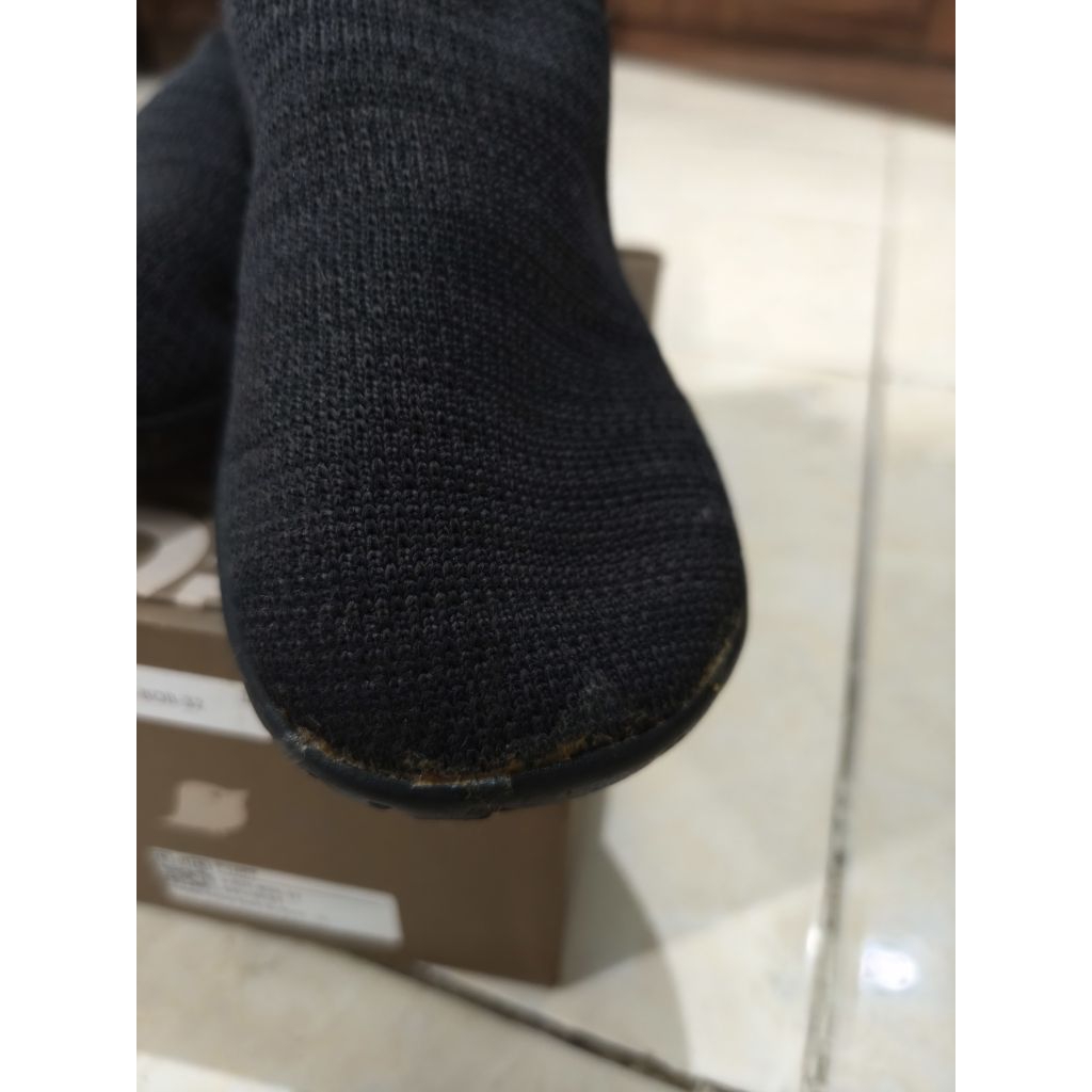 PYopp Gallop Black on Black _ preloved