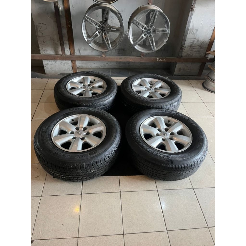 velg seken original Toyota fortuner ring 17 sama ban