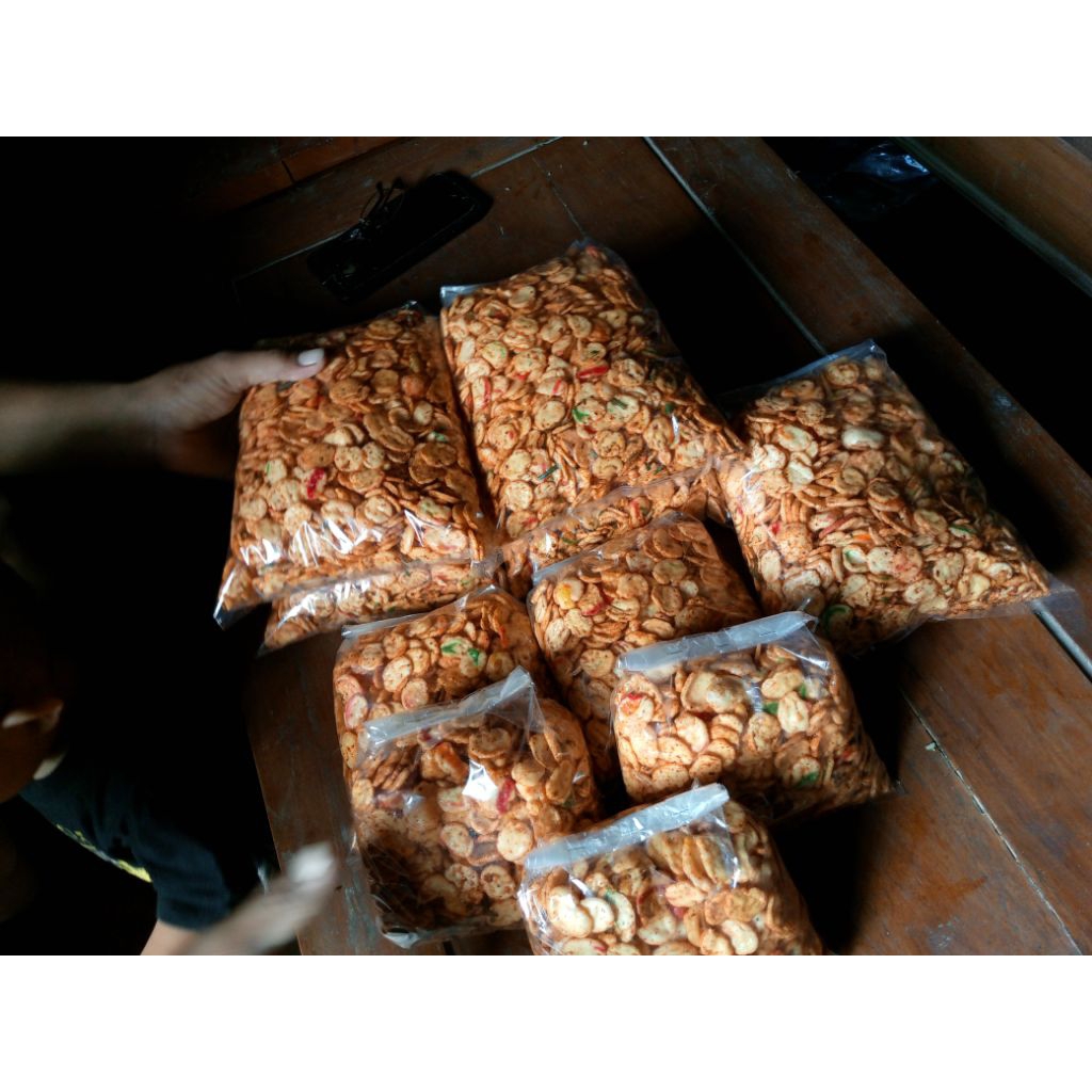 

KERUPUK SEBLAK JUDEEZZ 250gr,500gr,1000gr.