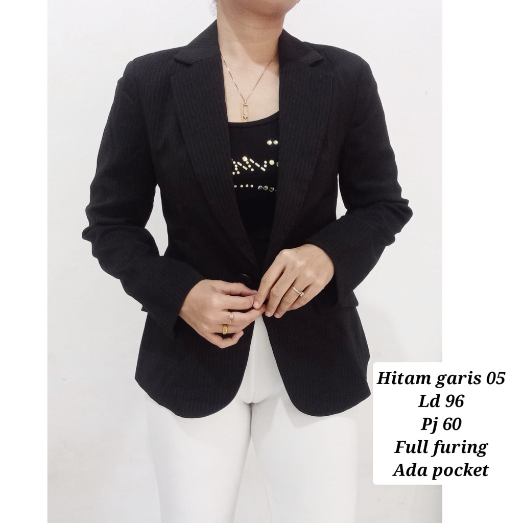 BLAZER BLACK MOTIF GARIS GARIS BLAZER HITAM WANITA LD 92-96