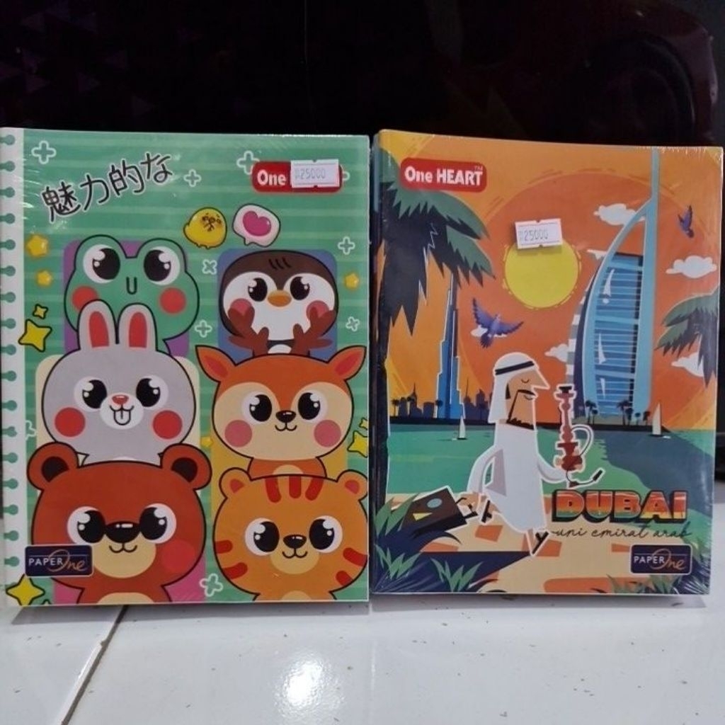 

Buku Tulis 38Lembar One Heart by PaperOne 1Pak isi 10Buku - Cover Random