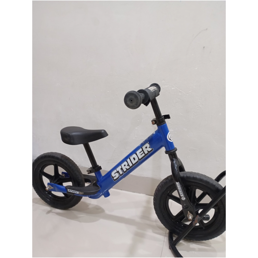 PRELOVED Strider 12 Sport Balance Bike Blue Speda Anak Push Bike
