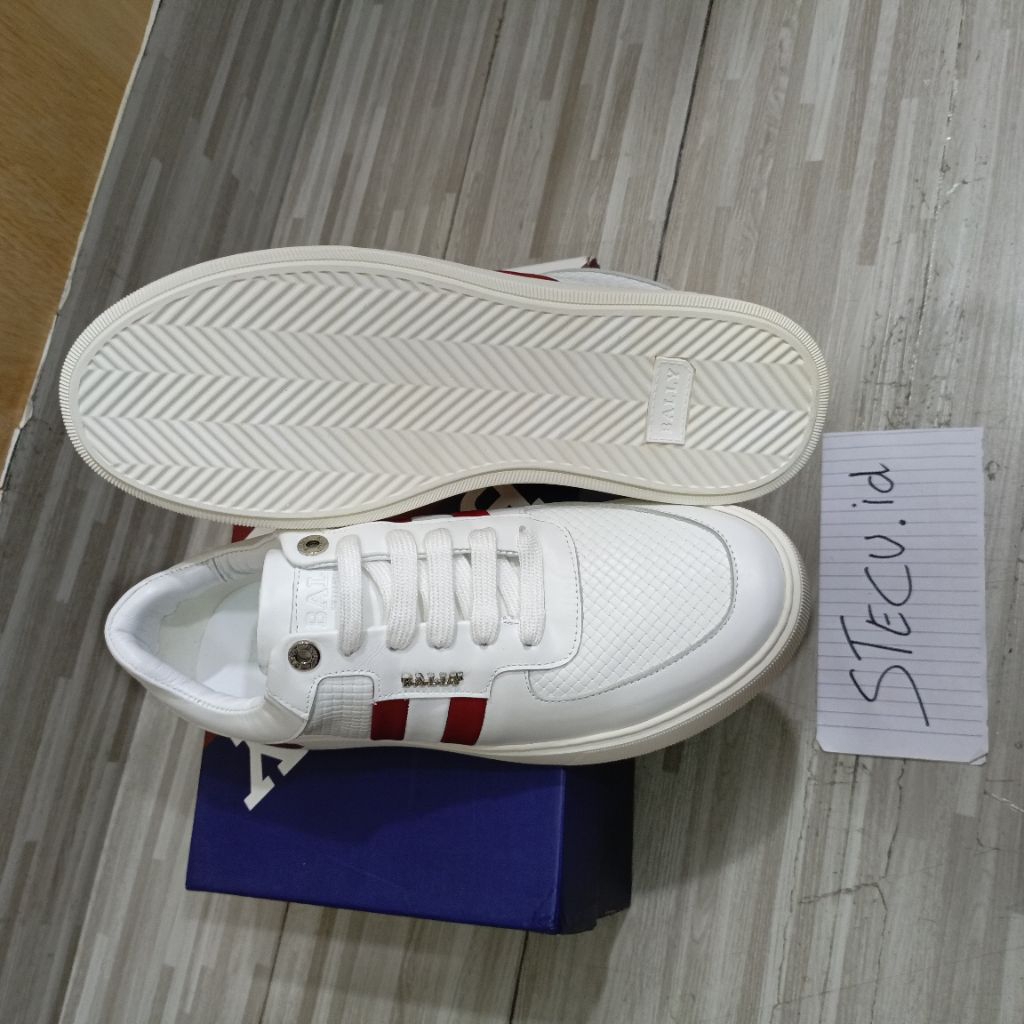 sepatu pria sneaker cowok bally