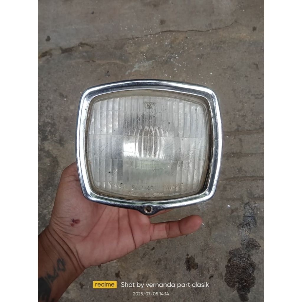 lampu depan v80