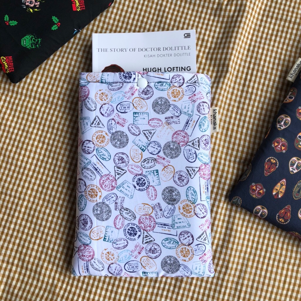 

KHANAKA Stamp Book Sleeve | kantong buku | wadah buku | motif stamp