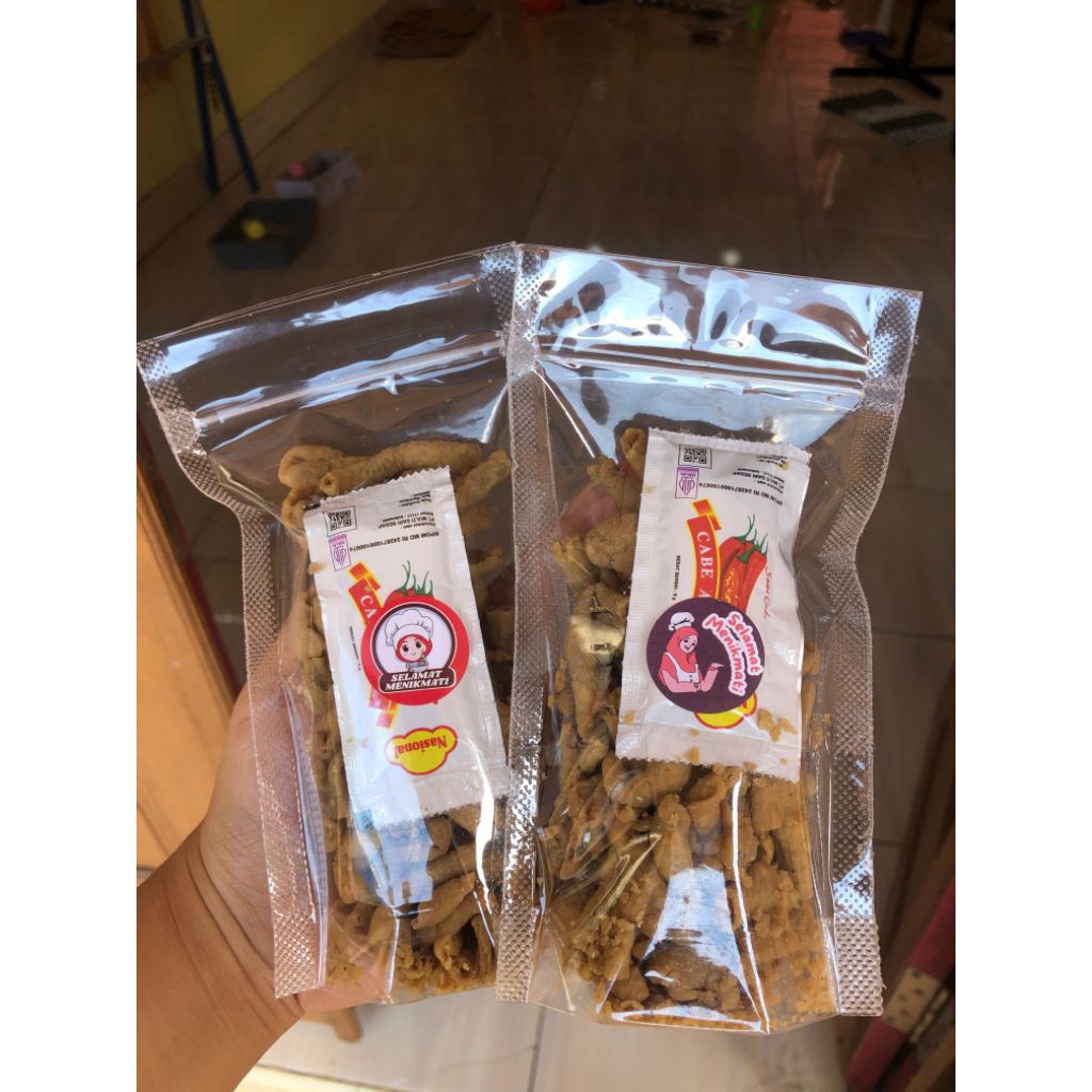 

kripik usus asin daun jeruk