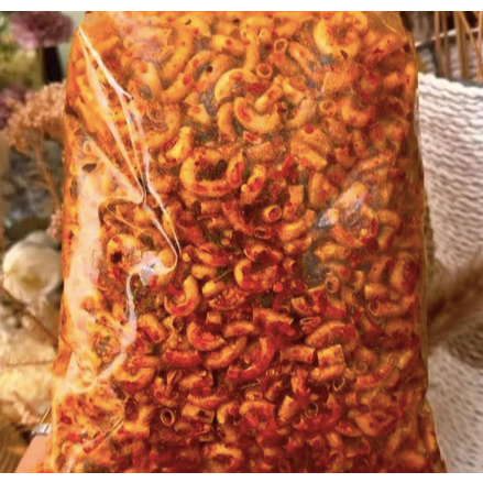 

❤LOLA❤ KERUPUK MACARONI NASGOR PEDAS 130GR (POUCH SEDANG) | Makaroni Pedas Bumbu Cikruh