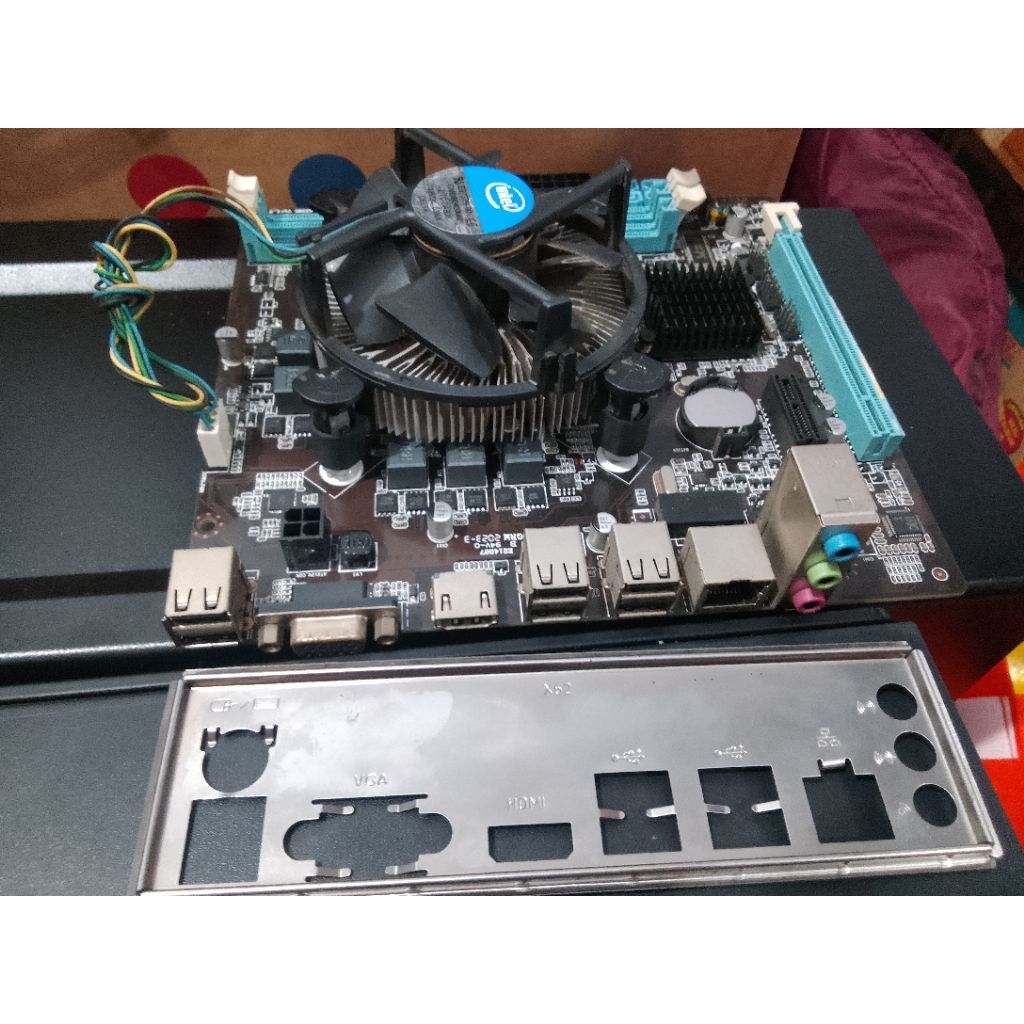 Mobo h55 ddr3 plus processornya i5 750 dan fan intel minus no display