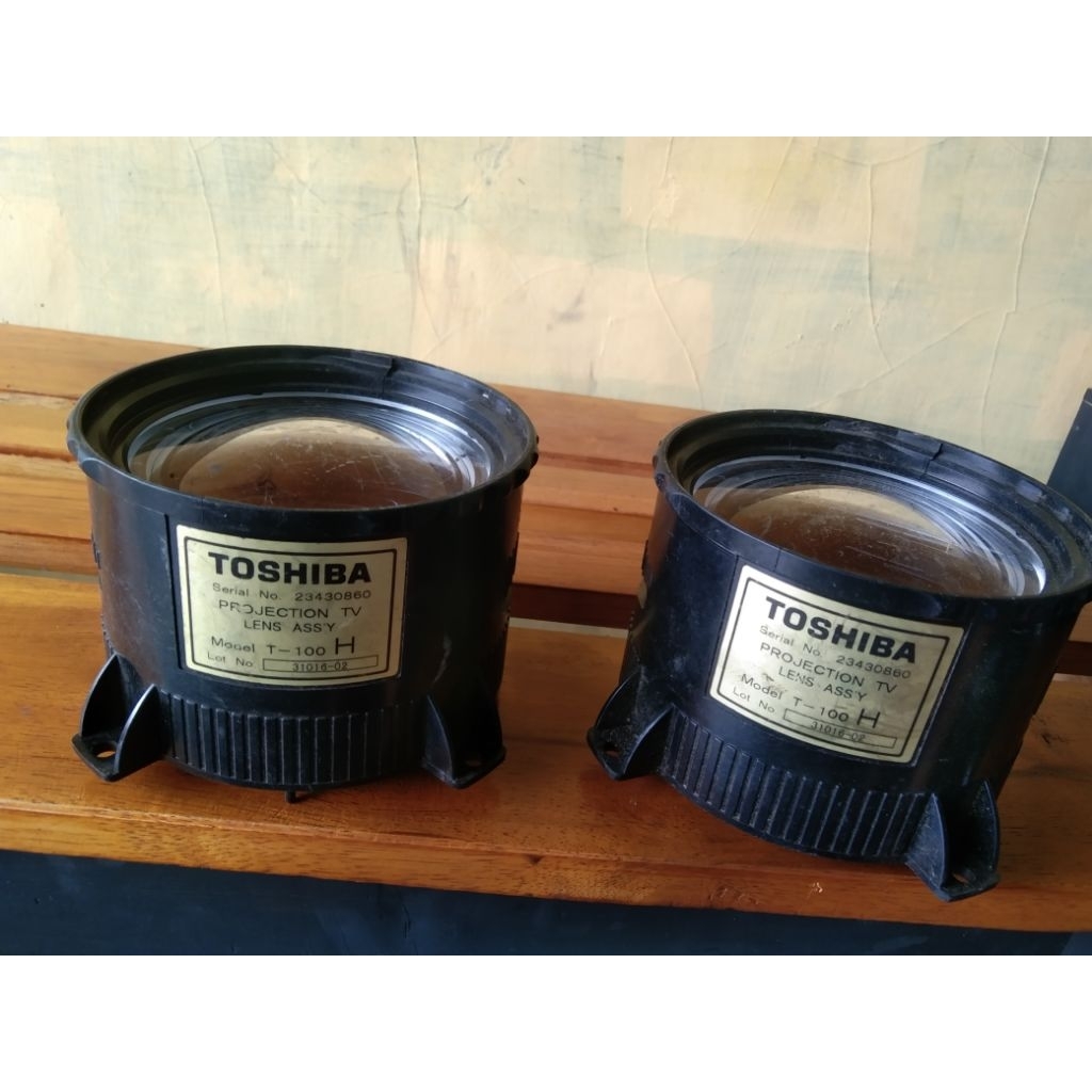 LENSA TV tabung thosiba bekas