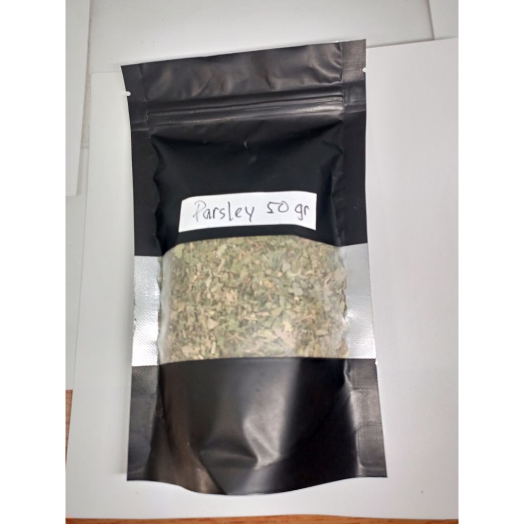 

Dry Parsley Leaves Berat 50 gram