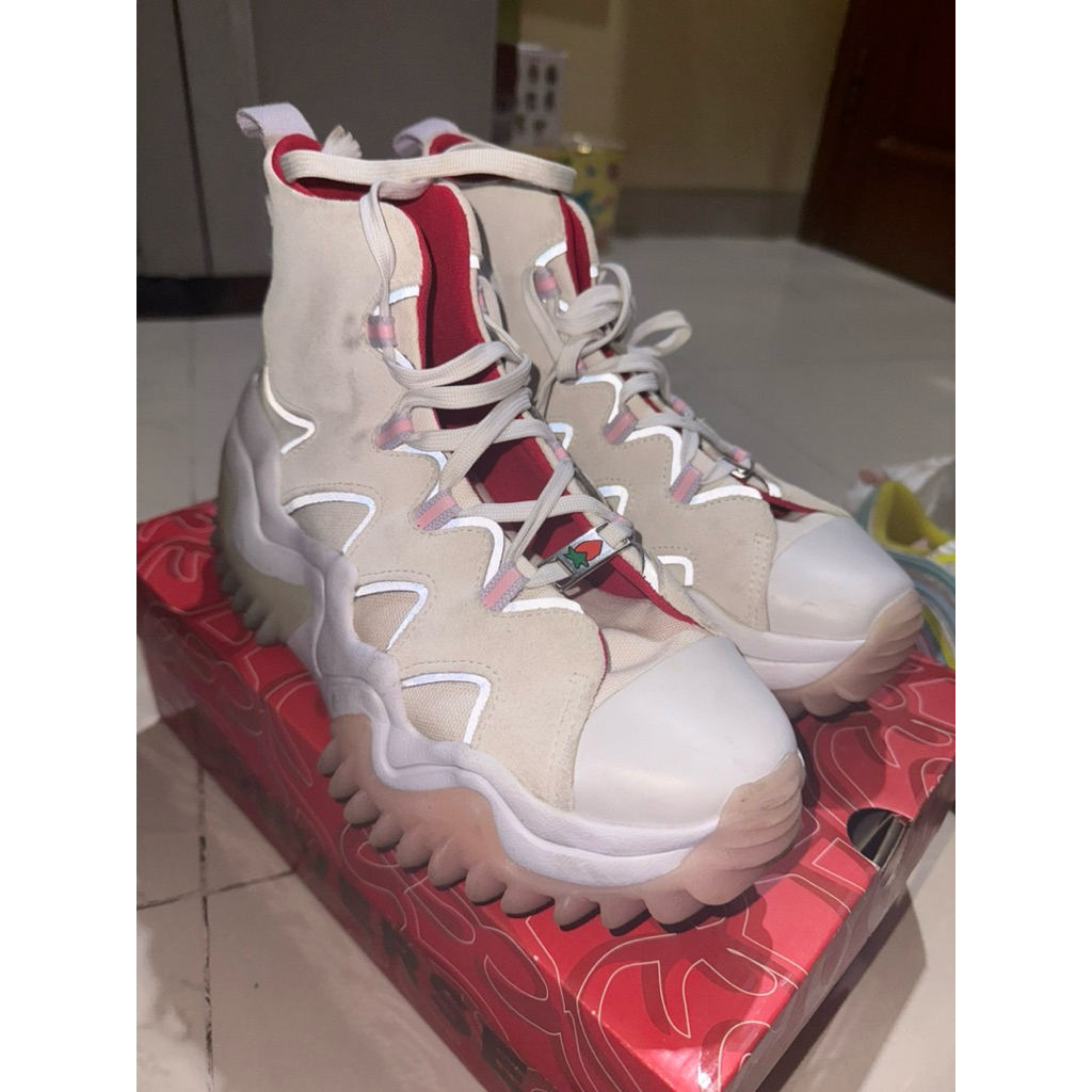 converse run star hike motion cx CNY edition hi red pink white preloved sepatu perempuan laki-laki o