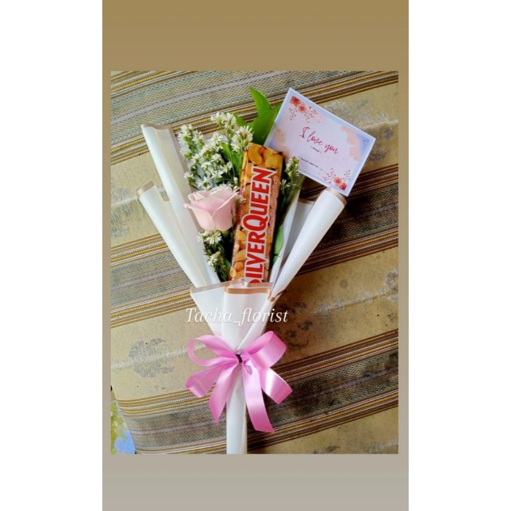 

Bouquet coklat untuk hadiah/wisuda Bisa custom coklat dan ukurannya