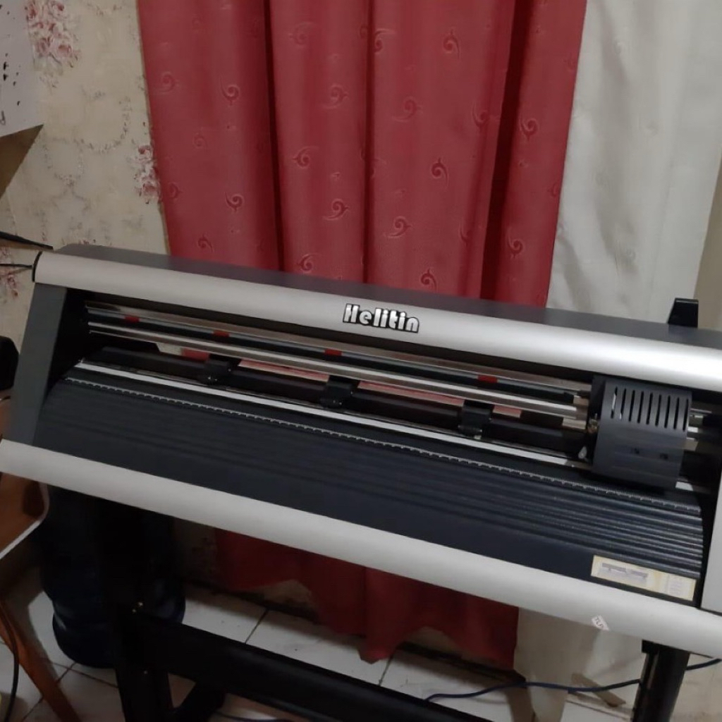 

Mesin cutting Helitin 720 Second