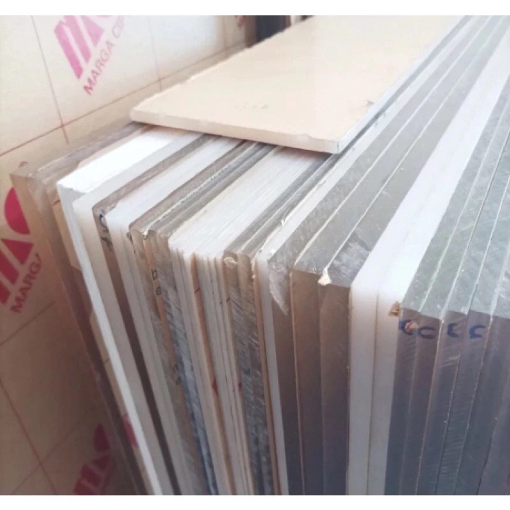 

AKRILIk BENING LEMBARAN tebal 5mm x 150cm x 100cm