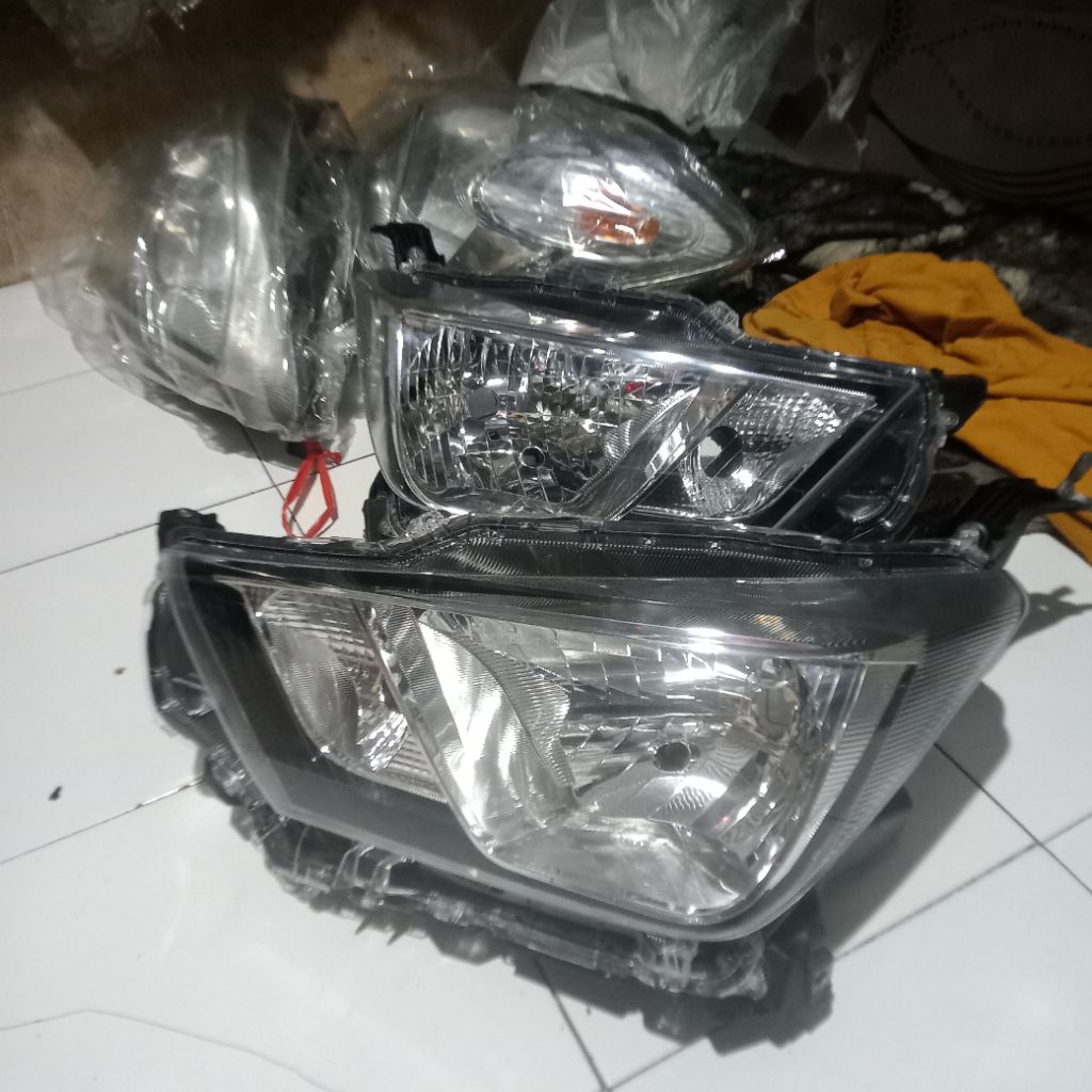 Headlamp Lampu Depan Agya Ayla Non Led