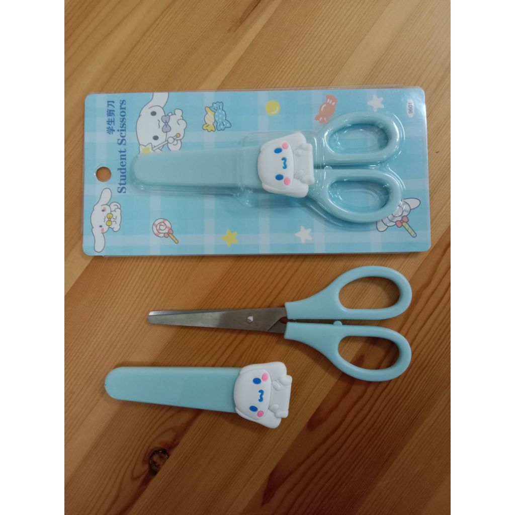 

GUNTING KARAKTER SANRIO CINNAMON ROLLS
