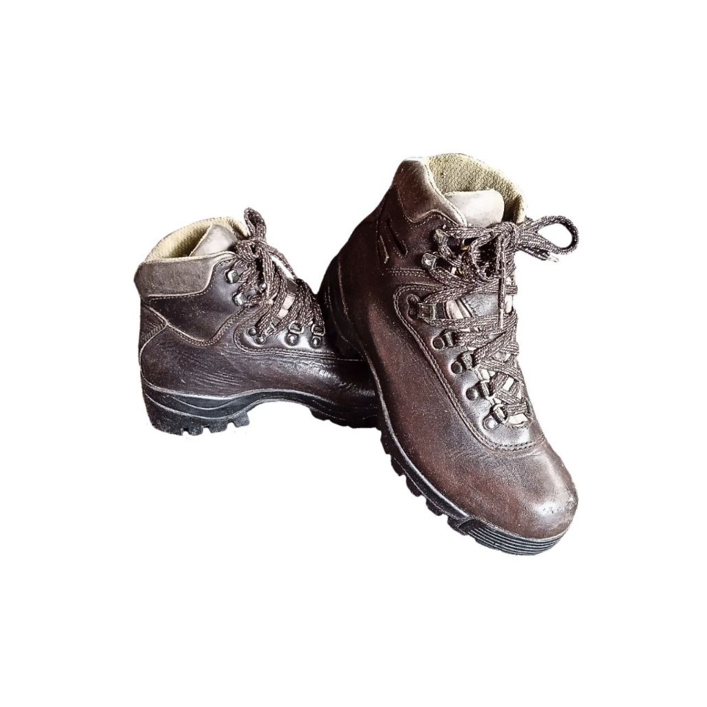 SEPATU GUNUNG ASOLO SECCOND