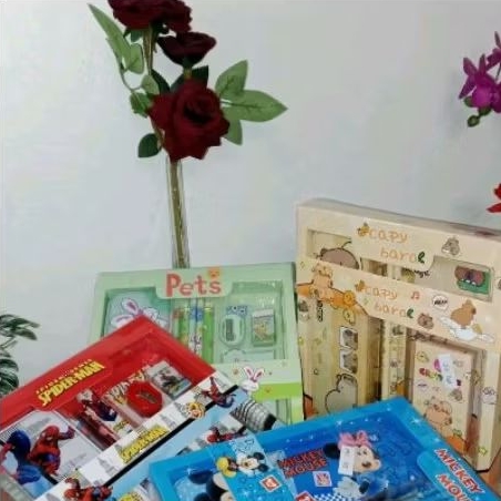 

Satu set alat tulis dan tempat pensil anak lucu one set alat tulis