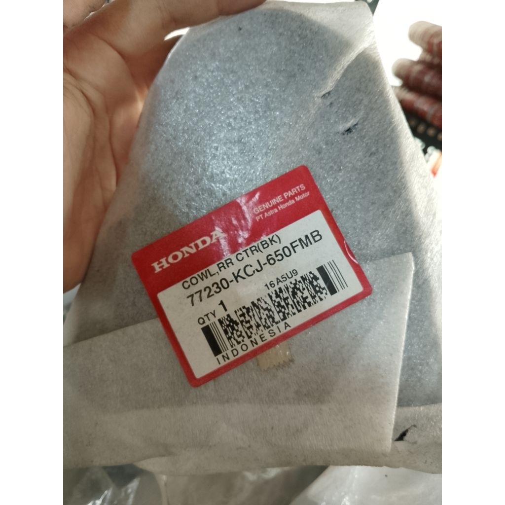 77230-KCJ-650FMB Cover Tail Sambungan Cover Body Belakang Tiger Revo Pece Hitam 77230KCJ650FMB